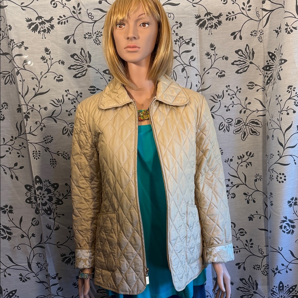 Elegant Beige Quilted Jacket